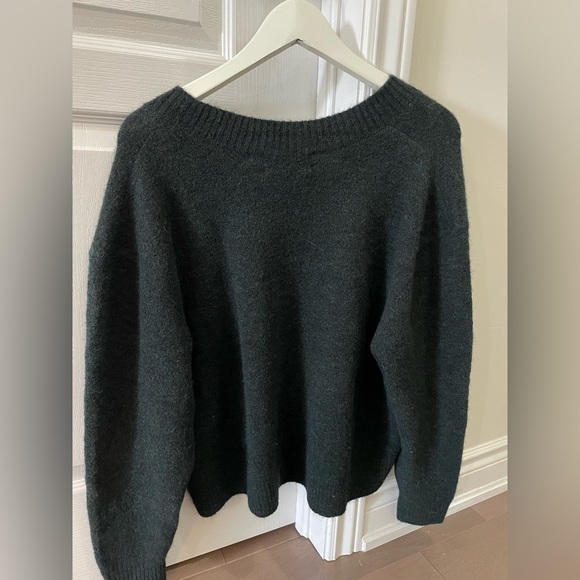 Aritzia Wilfred Free Sweater (Dark Green) - Size Medium - Picture 2 of 5
